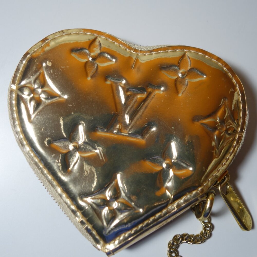 Louis Vuitton Vernis Patent Leather Miroir Heart Coin Purse, Sz 4 in x 4.25 in - Picture 9 of 16